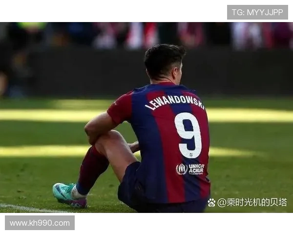 莱万多夫斯基表示接受替补 但巴萨迟迟不续约！德转：莱万或退役